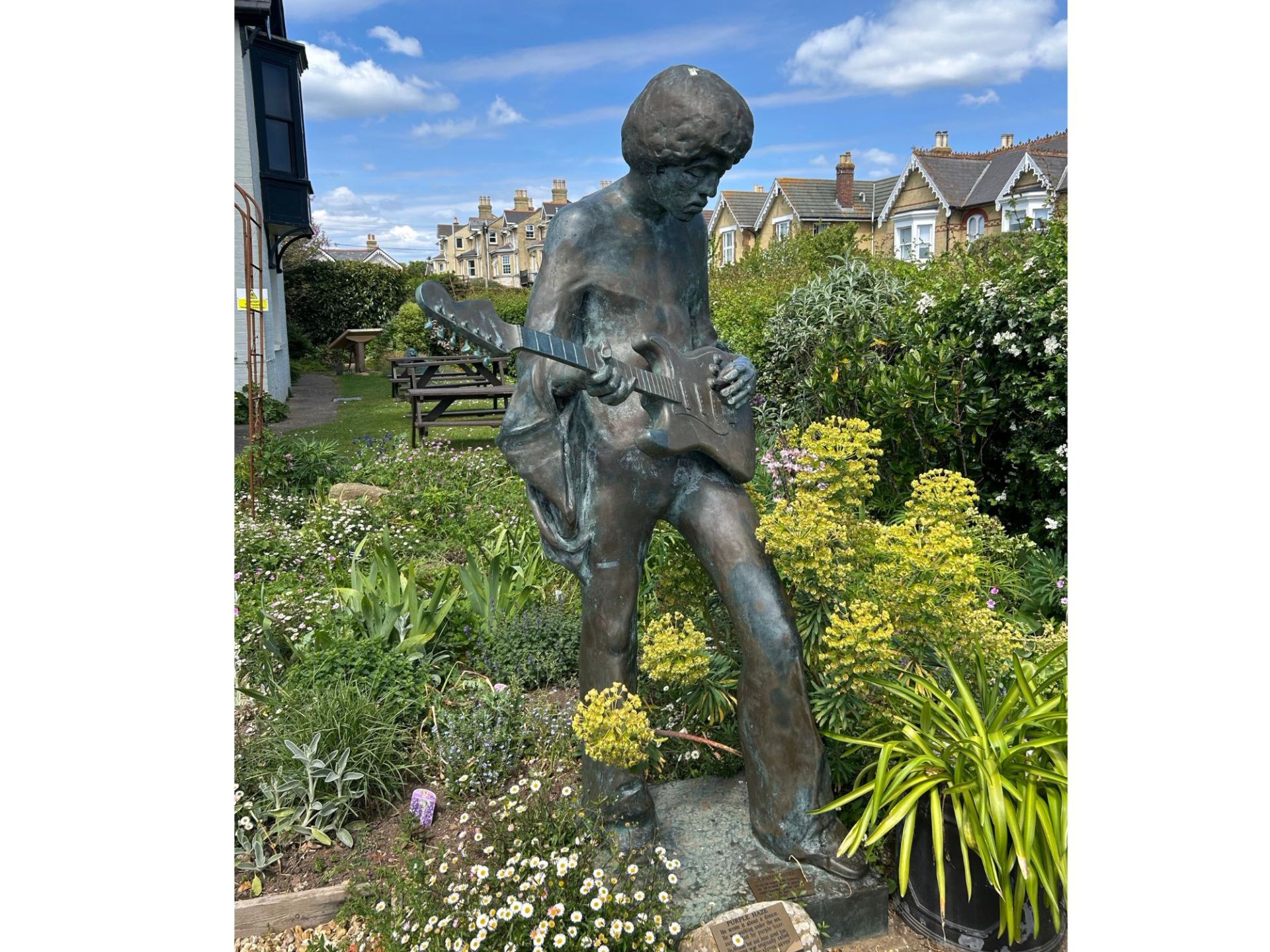 The iconic Jimi Hendrix statue